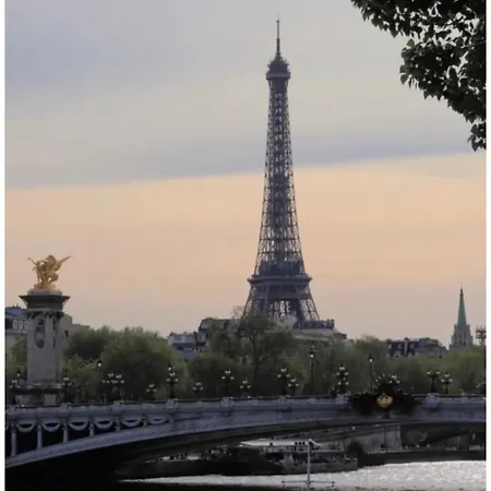 Studio Parisien Eiffel 7e * Париж